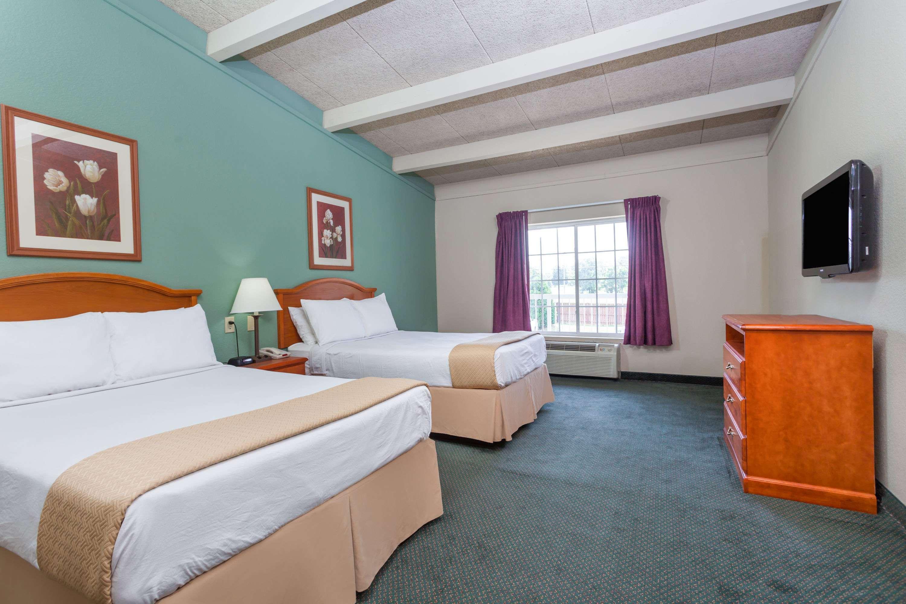 Days Inn & Suites By Wyndham Lexington Dış mekan fotoğraf
