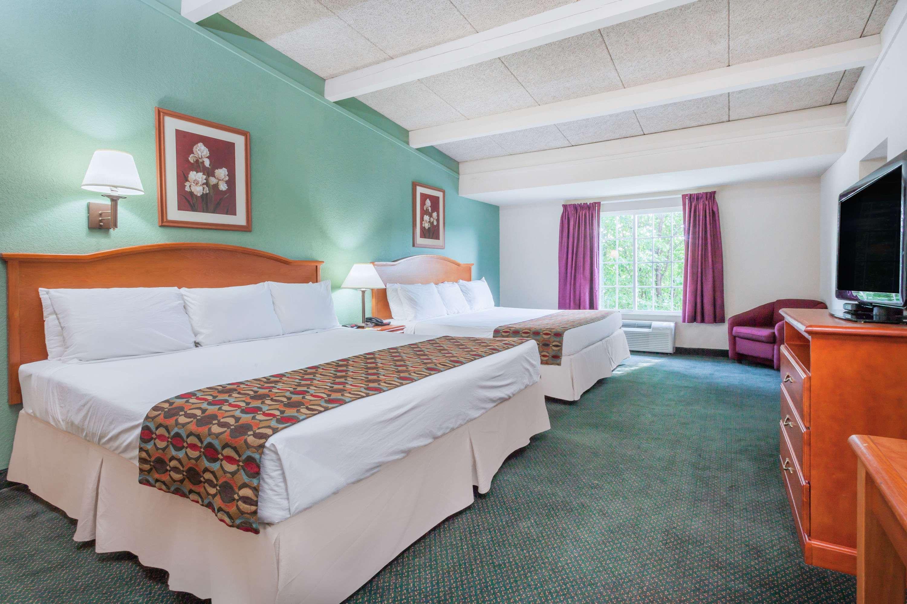 Days Inn & Suites By Wyndham Lexington Dış mekan fotoğraf
