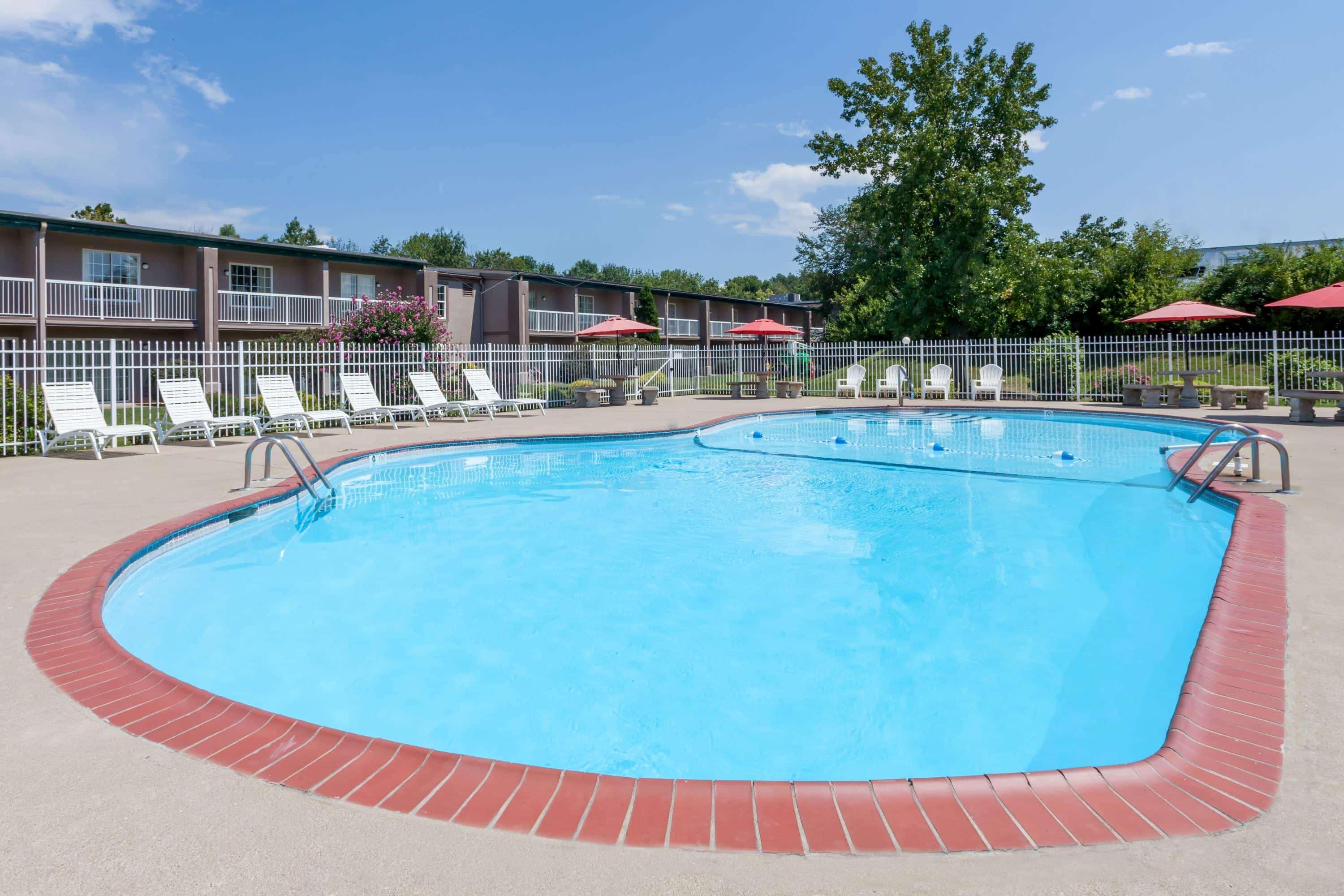 Days Inn & Suites By Wyndham Lexington Dış mekan fotoğraf