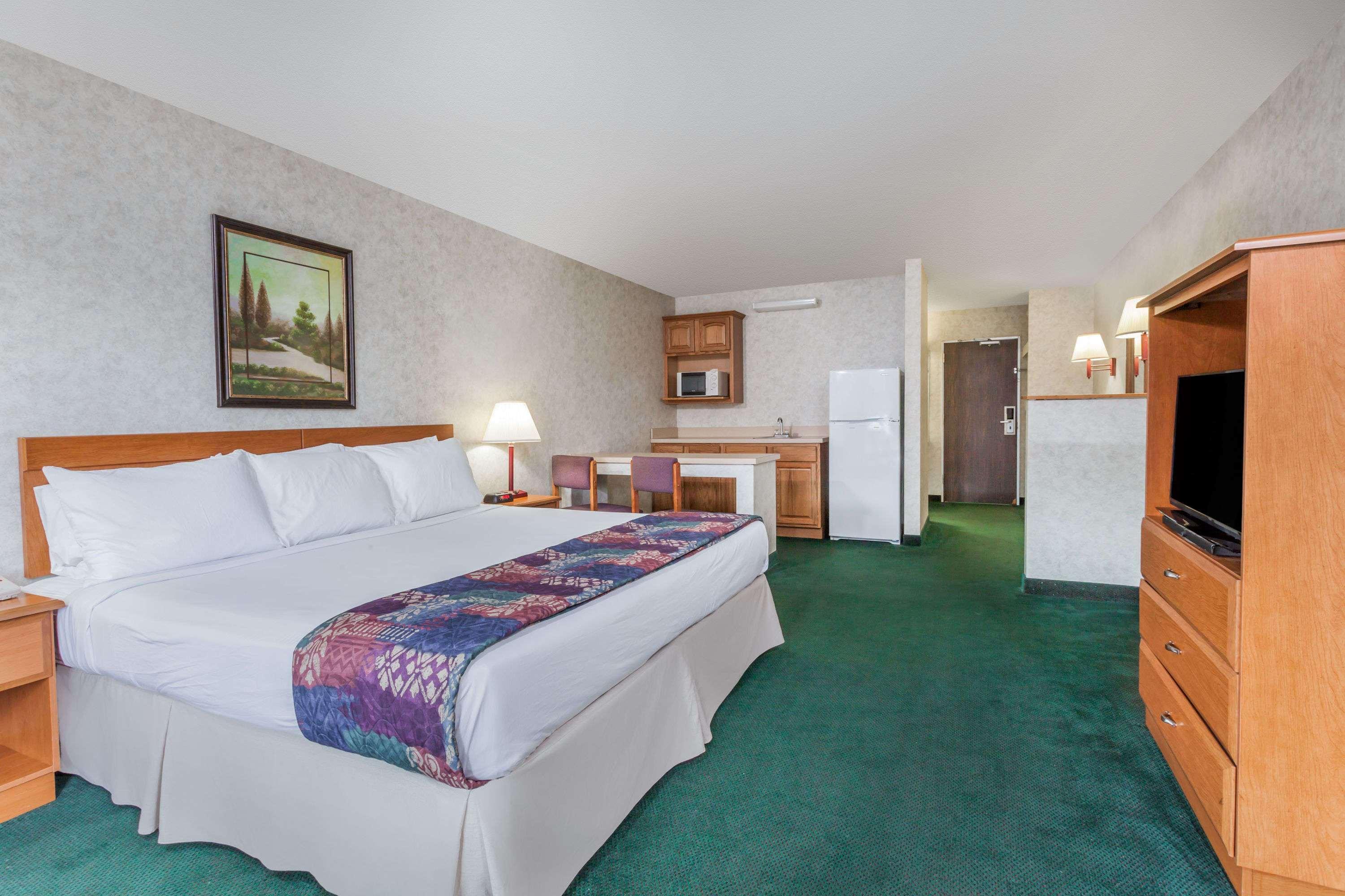 Days Inn & Suites By Wyndham Lexington Dış mekan fotoğraf