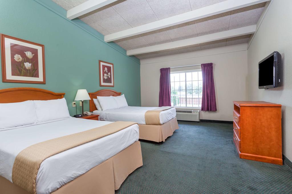 Days Inn & Suites By Wyndham Lexington Dış mekan fotoğraf