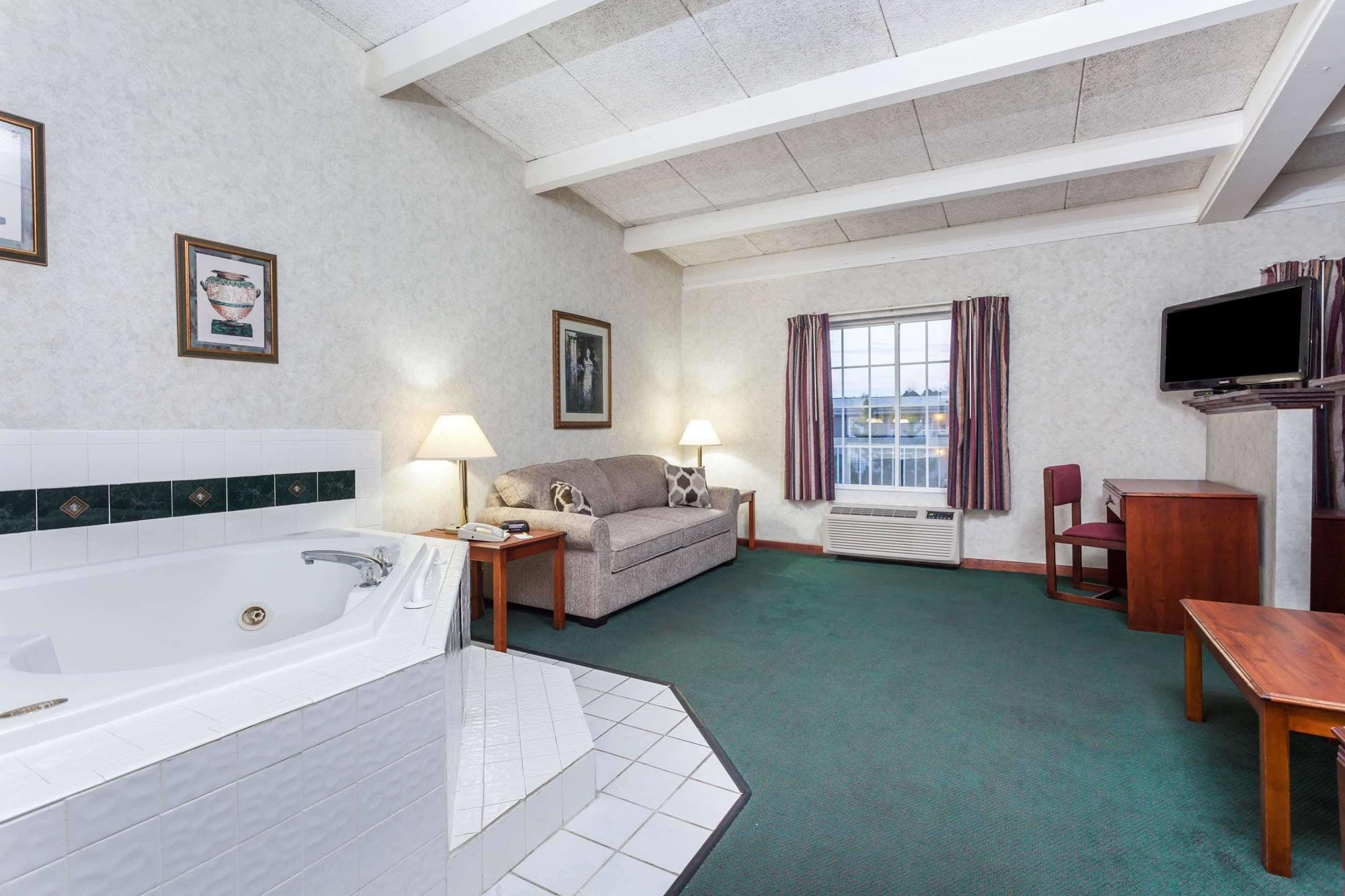 Days Inn & Suites By Wyndham Lexington Dış mekan fotoğraf